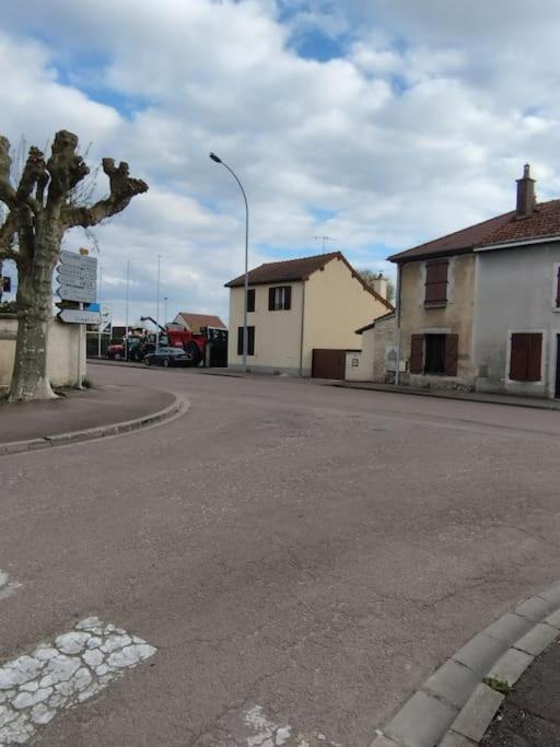 L'Hirondelle Du Faubourg Bar-sur-Aube Exterior foto